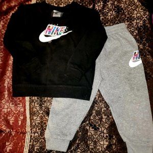 Nike sweatsuit